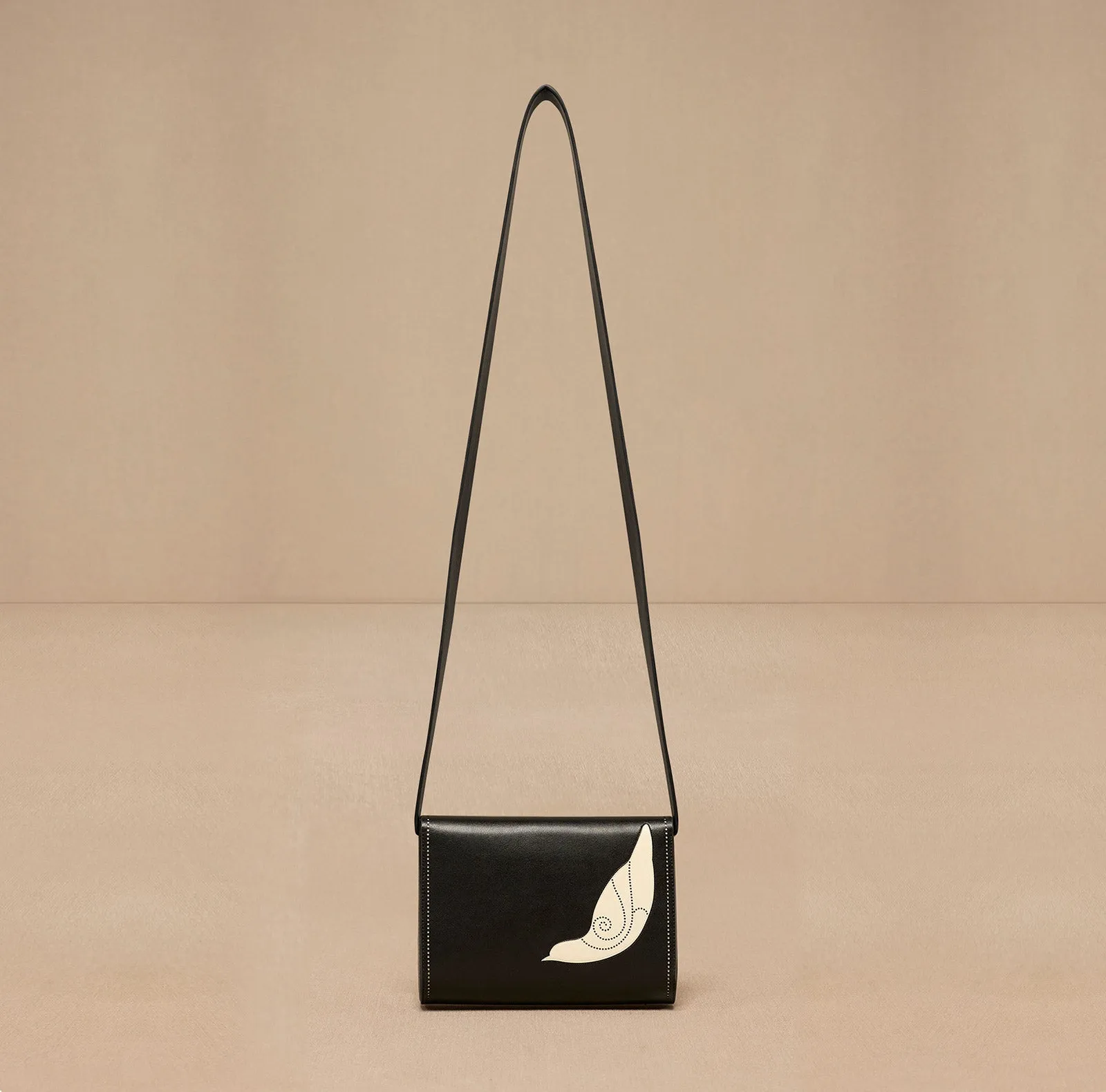 Dilona Sling Bag