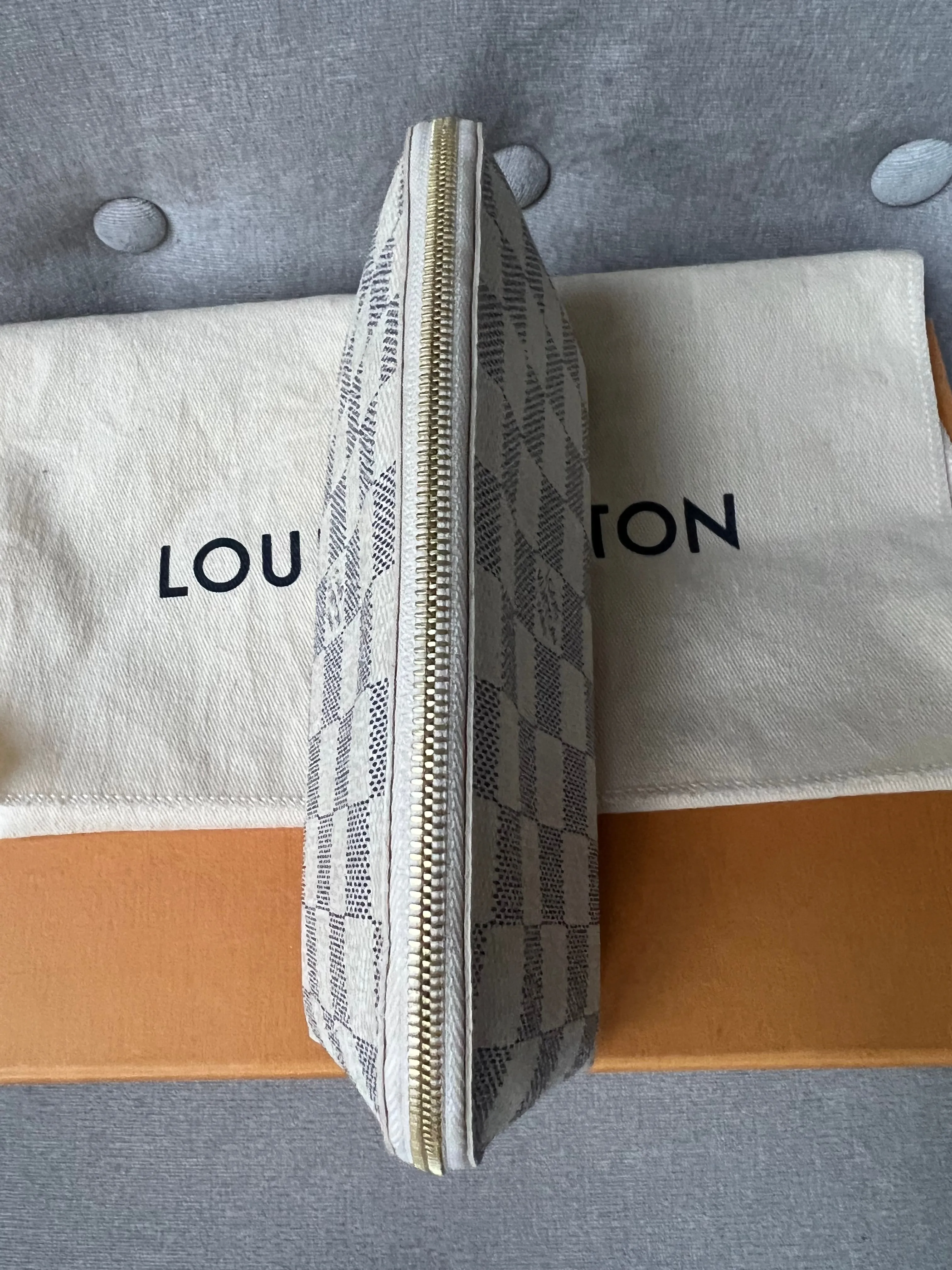 Louis Vuitton Cosmetic Pouch Damier Azur (RRP £405)