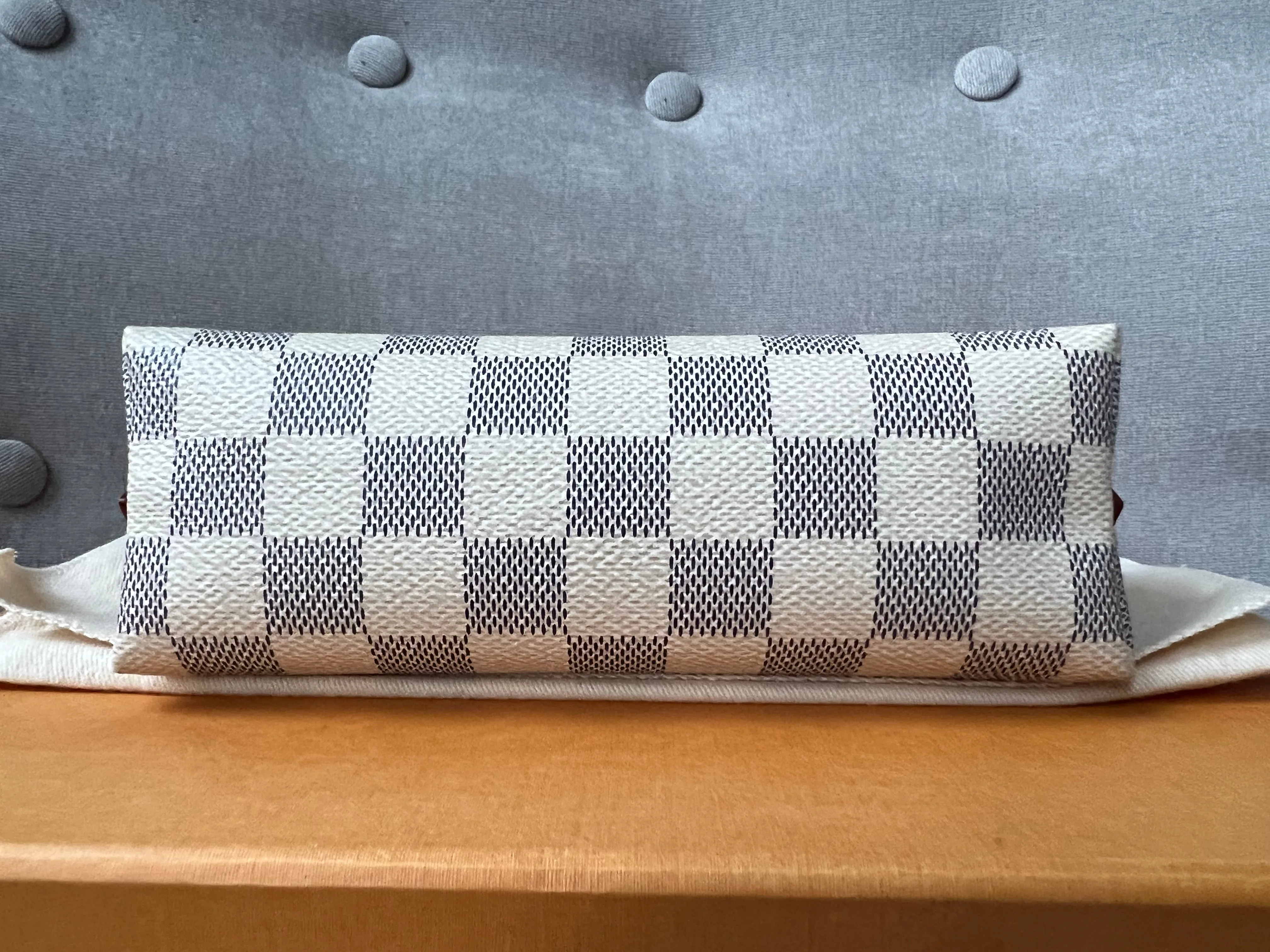 Louis Vuitton Cosmetic Pouch Damier Azur (RRP £405)