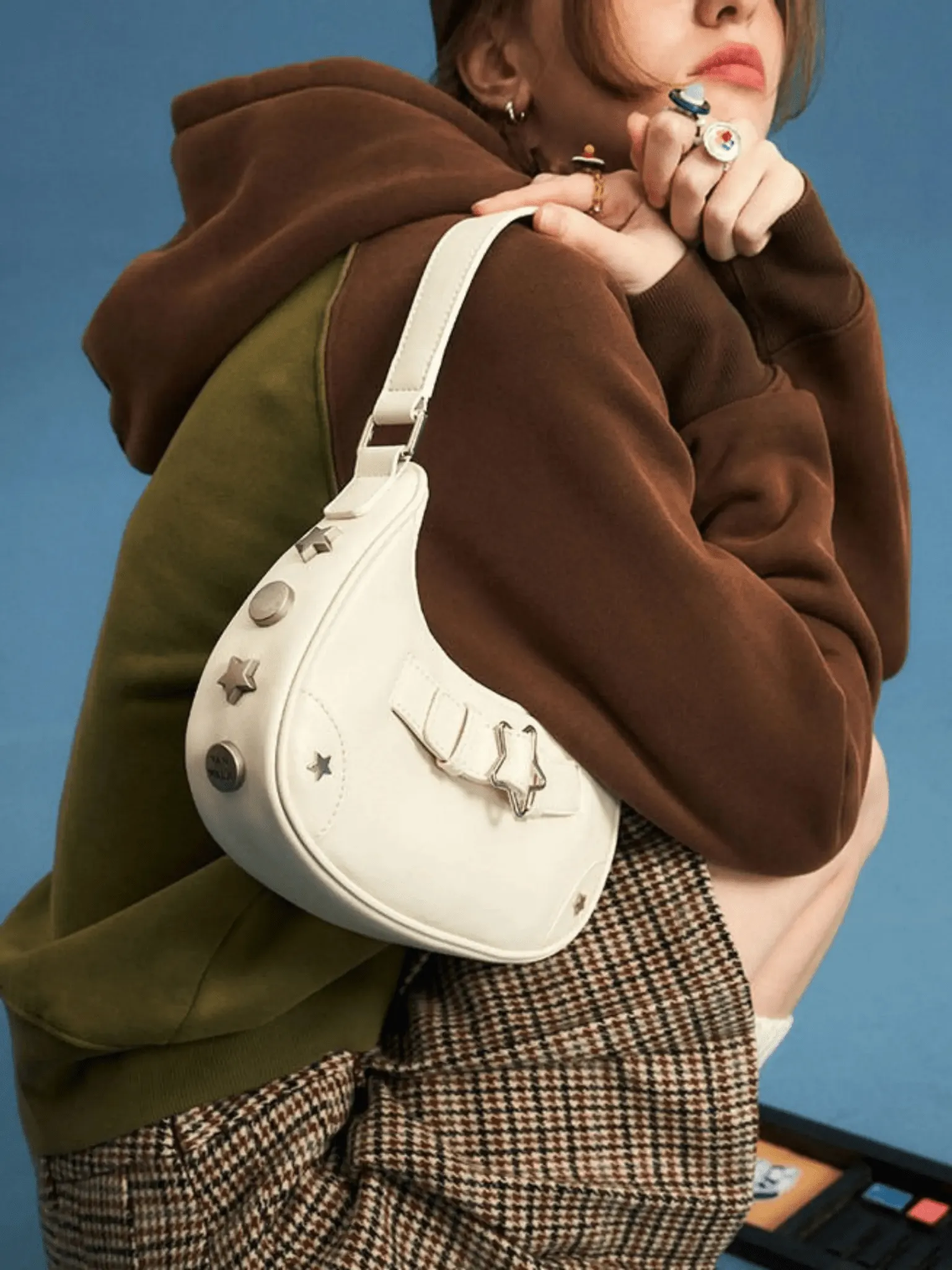 Luna | Star-Embellished Shoulder Bag with Modern Flair