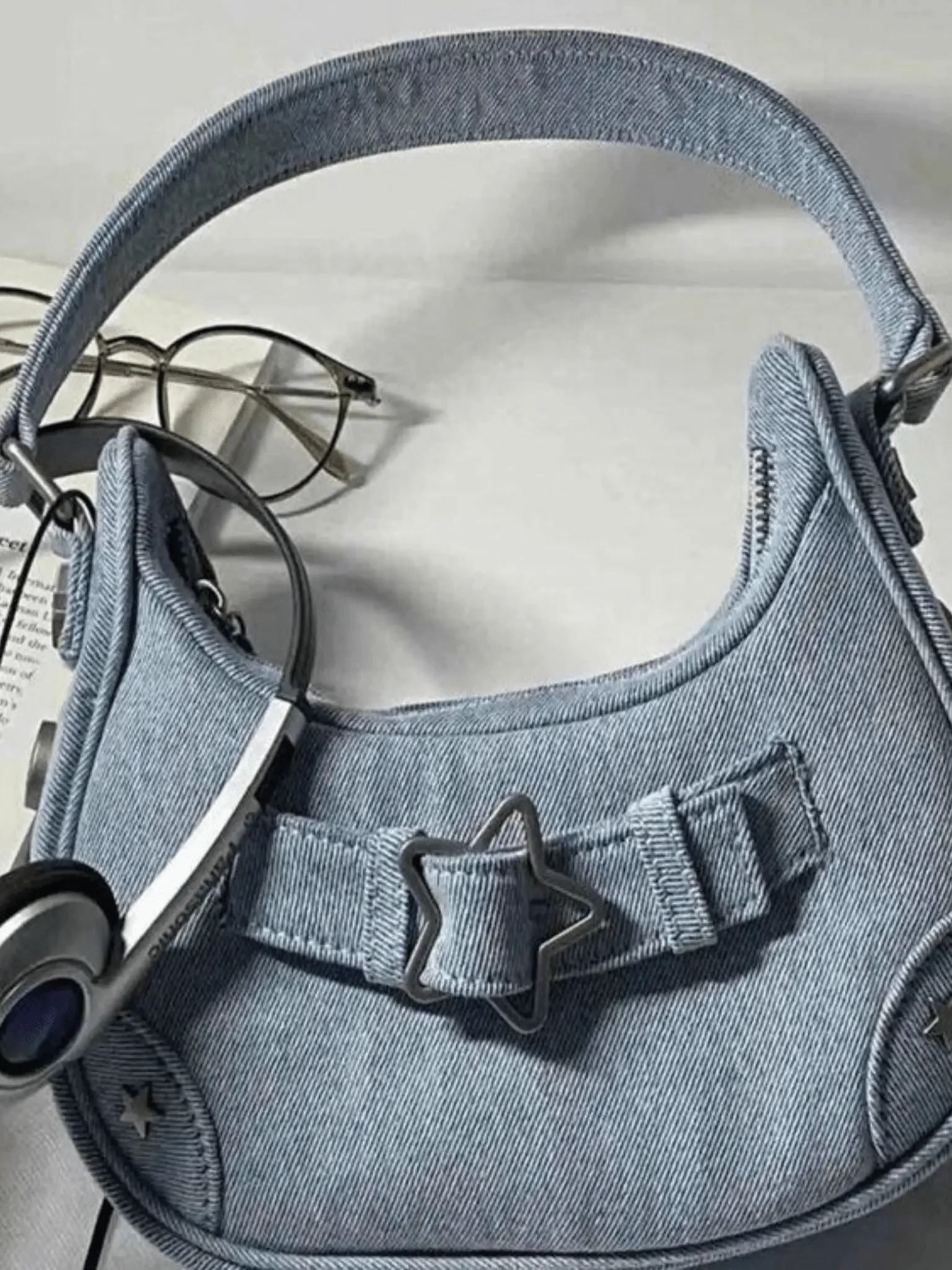 Luna | Star-Embellished Shoulder Bag with Modern Flair