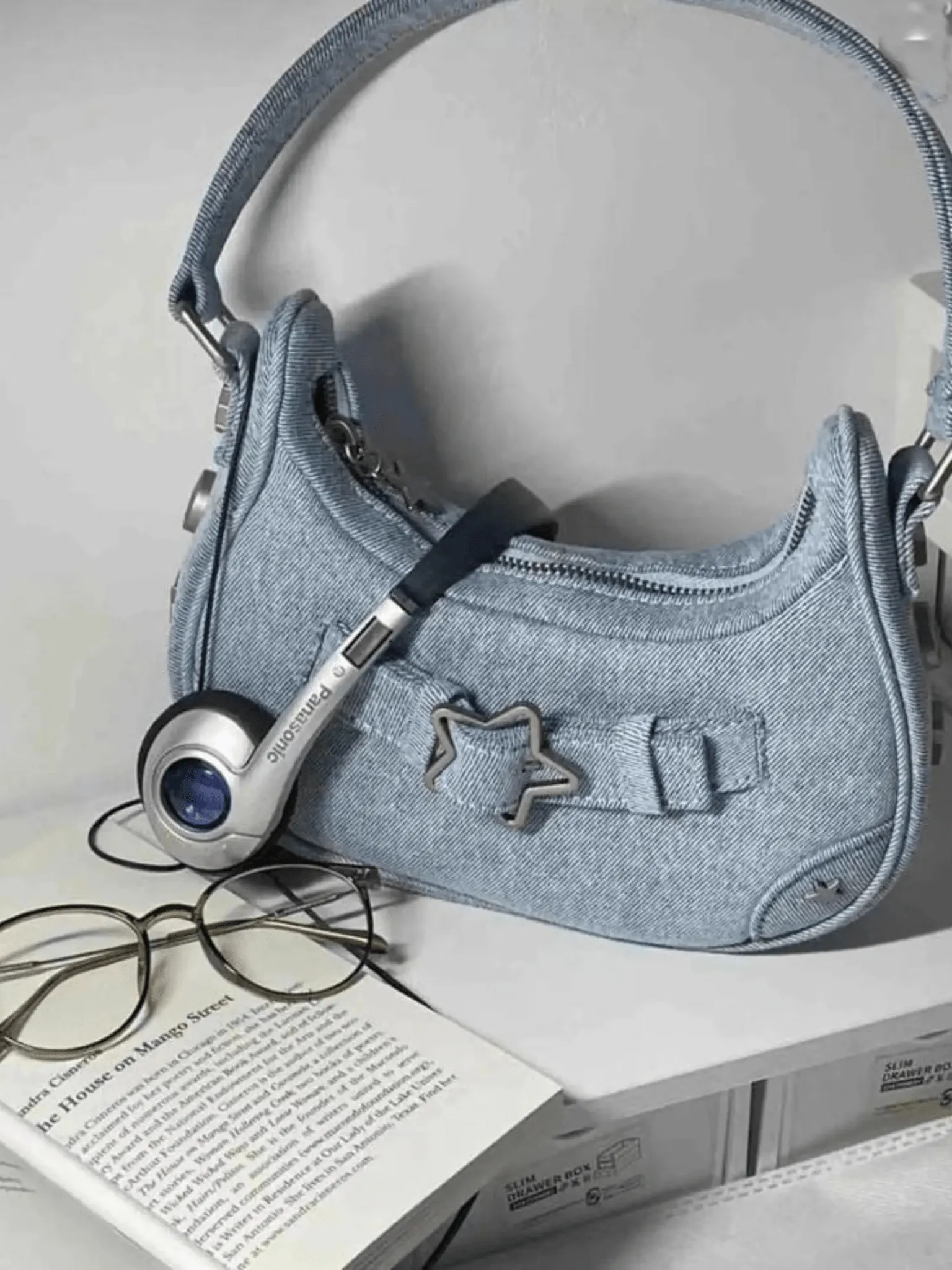 Luna | Star-Embellished Shoulder Bag with Modern Flair