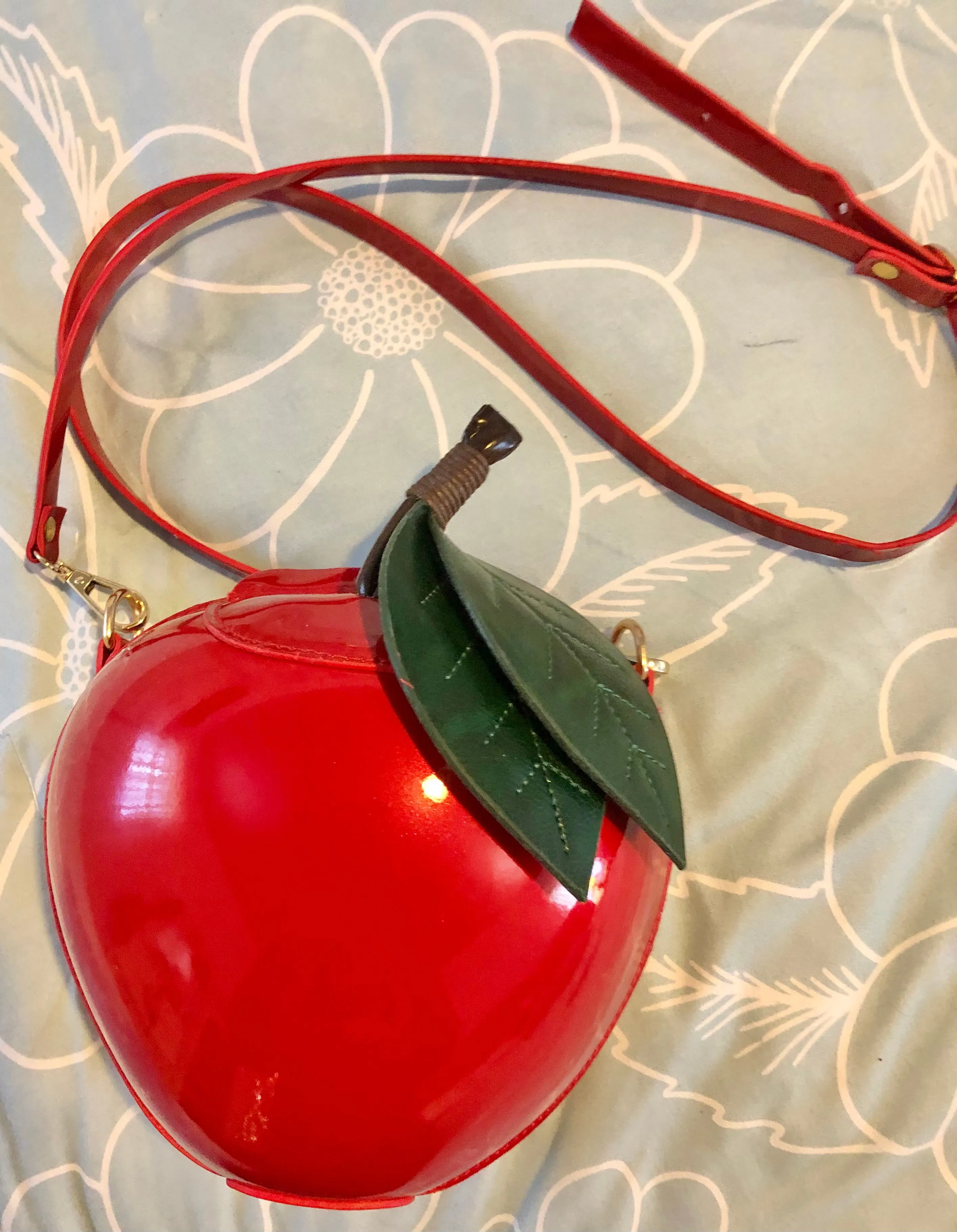“Take A Bite” Apple Purse