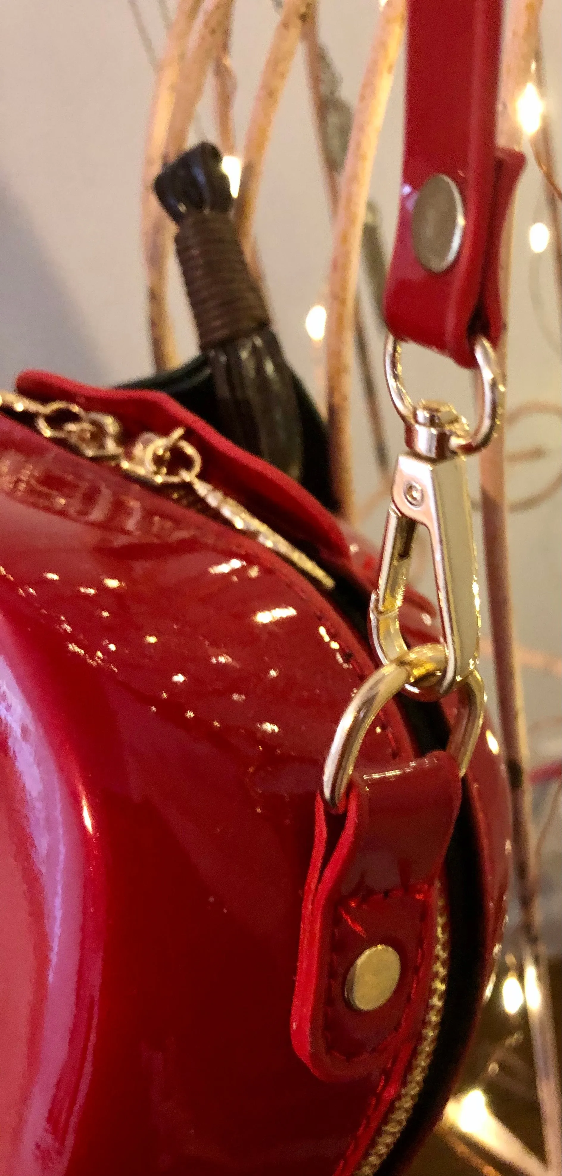 “Take A Bite” Apple Purse